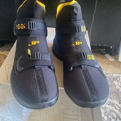 Nike Purple And Gold Size 11