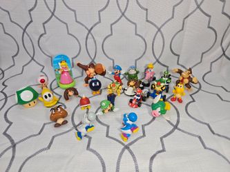 Super Mario Bros Nintendo Luigi Yoshi DK Bowser Mixed Toy Figures Lot Of 23