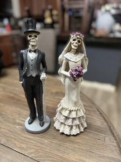 Skeleton Bride And Groom Figures