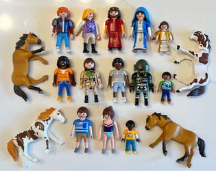 17 Playmobil Figures
