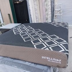 King Memory Foam Mattress And Box Spring 