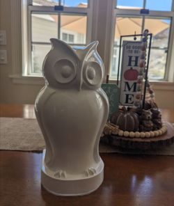 White high gloss wooden owl