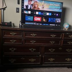 Vintage Bassett Furniture Eden House Cherry Traditional Style 66" Triple Dresser 