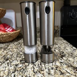 Cole & Mason Salt and Pepper Grinders 