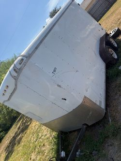 ENCLOSED TRAILER