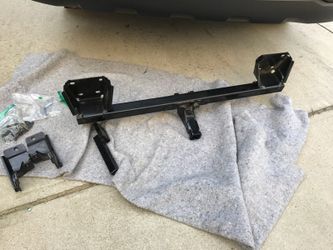 2013 Subaru Outback Tow Hitch. Like NEW