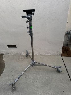 Avenger Overhead Stand with Braked Wheels 15ft