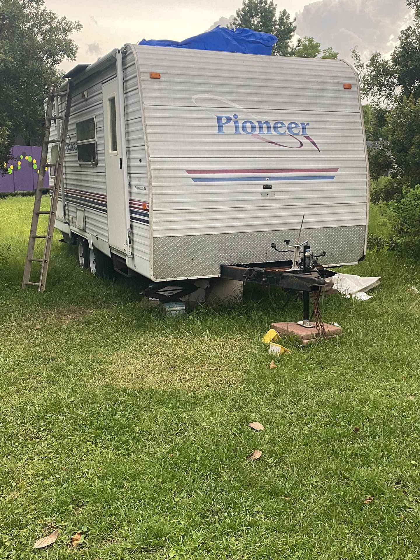 2003 Fleetwood Pioneer