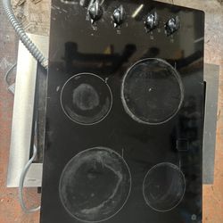 GE Electric 30 In Radiant Cooktop