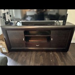 Tv stand In Great Condition 