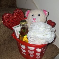 Cute Valentines  Day Basket