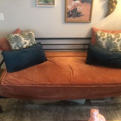 Black Metal Daybed *mattress & cover Included! 