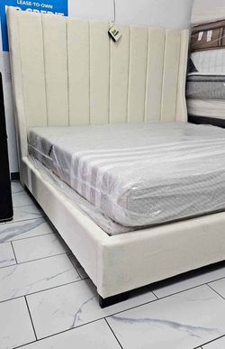 NEW IN BOX- 6FT Off White Boucle Fabric Bed Frame King and Queen Size