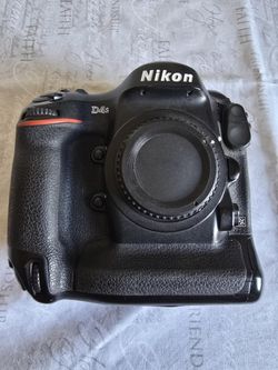 Nikon D4s Pro Level Camera Bundle