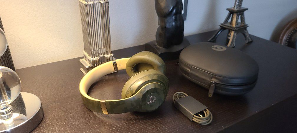 Beats Limited Edition Camo Headphones 🎧