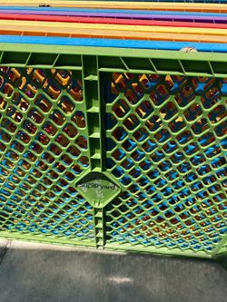 Pet pen / play yard