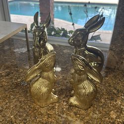Gold bunny decor
