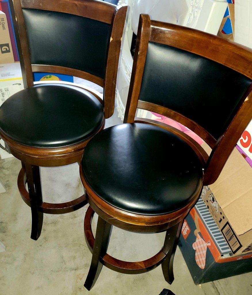 Three Total Sviveling Counter  Stools 24 Inch