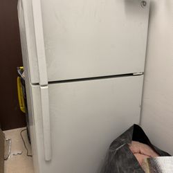 GE® 15.5 Cu. Ft. Top-Freezer Refrigerator