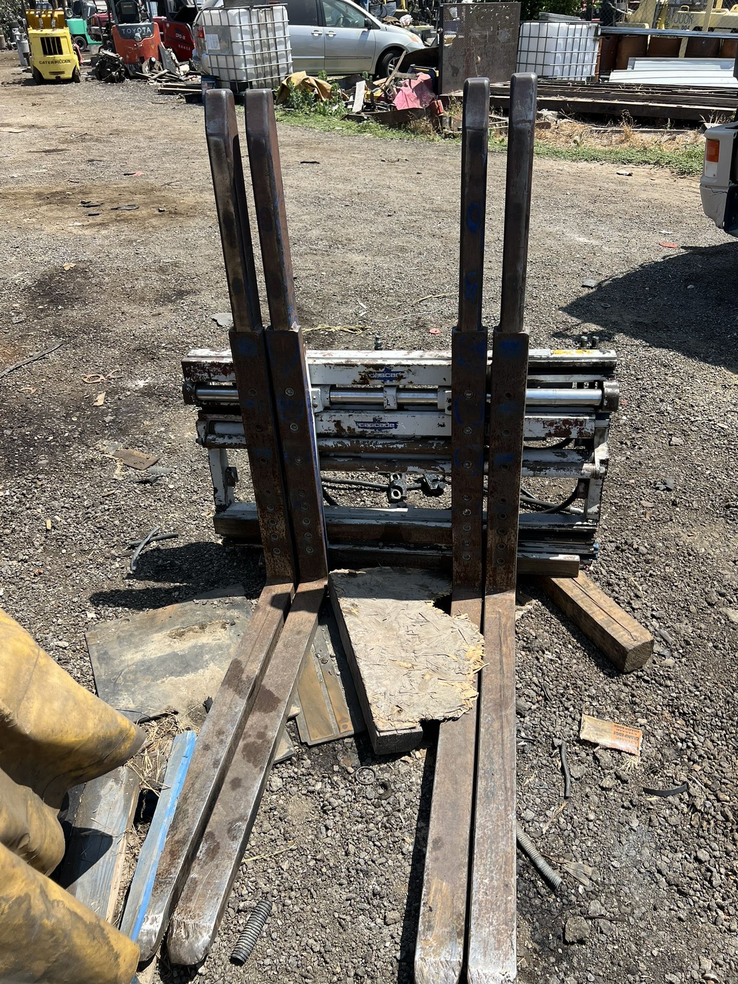 Cascade Forklift Single-Double Pallet Handler Attachment