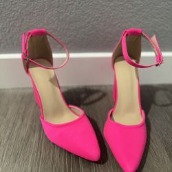 Brand New Pointy Heel Size 6