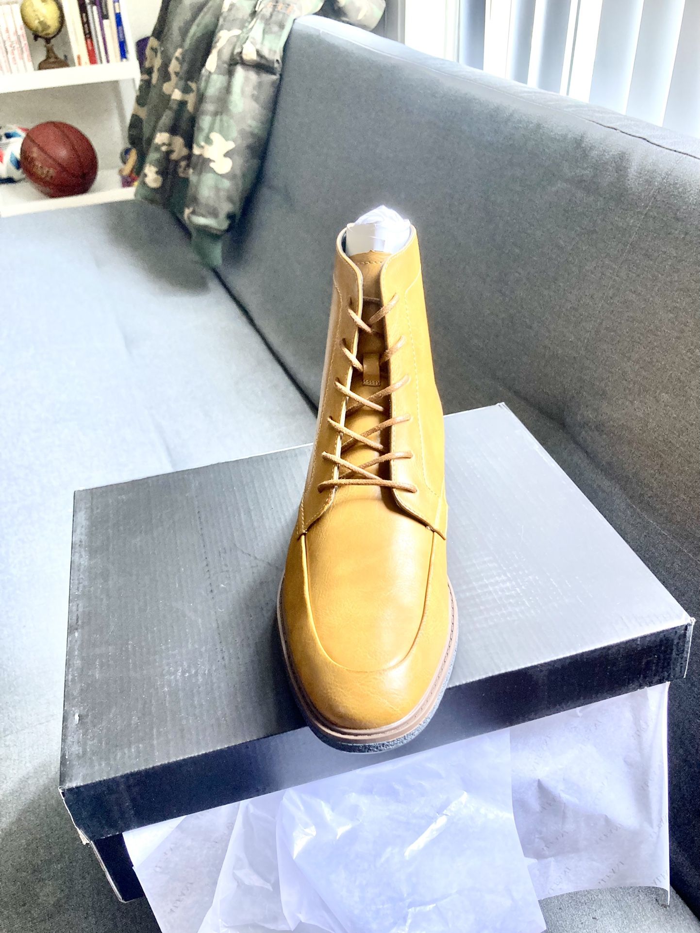 Men Boots Purchased At Macys Only $30 New In Box