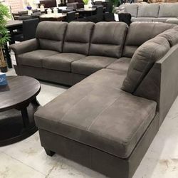 Brand 🆕 Ashley Living Room Navi 2️⃣Piece 🛏️Sleeper Sectional with Chaise