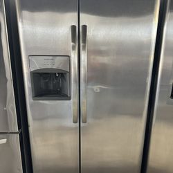 Frigidaire Stainless Steel Fridge  📲813~441~4282📍5413 U.s 92 Plant City Fl 