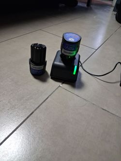 Dremel 12V Max Lithium-Ion Battery Fast Charger and 2  lithium battery