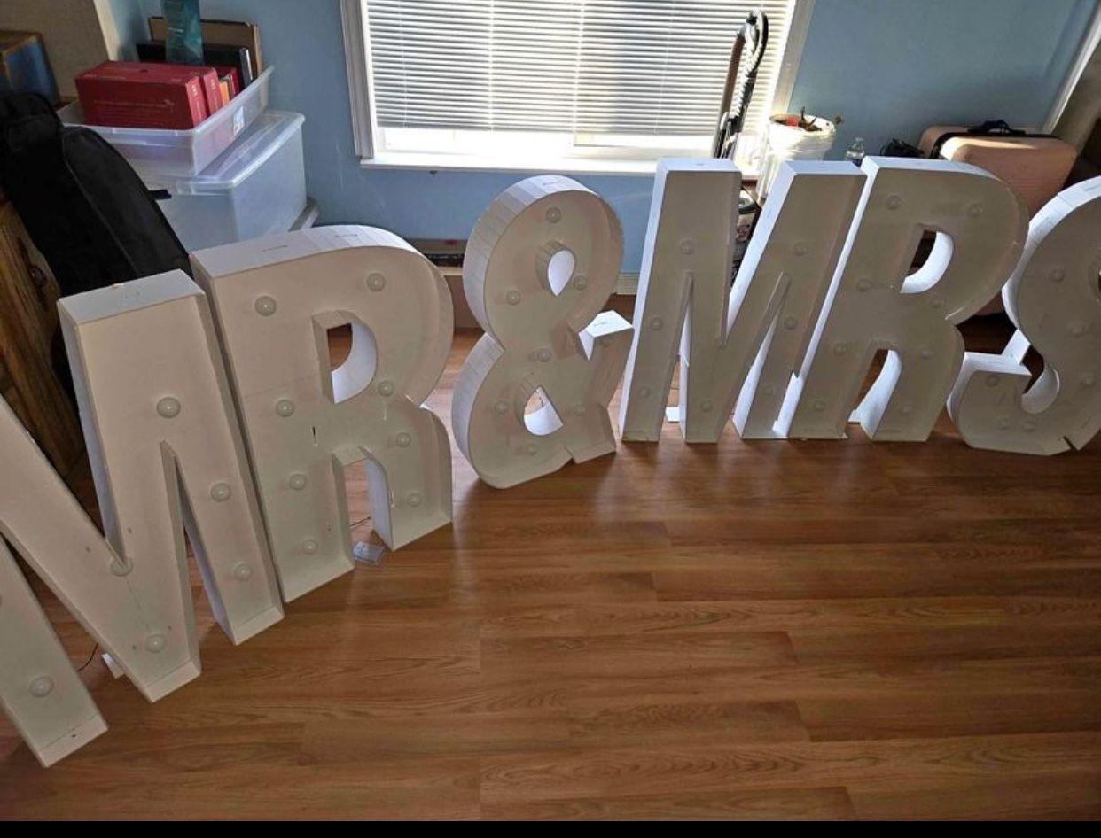 Mr. And Mrs. For Wedding