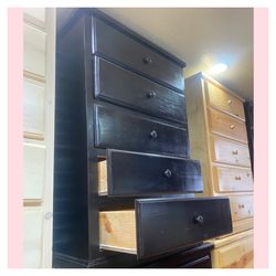 Dresser/ Five Drawers dresser