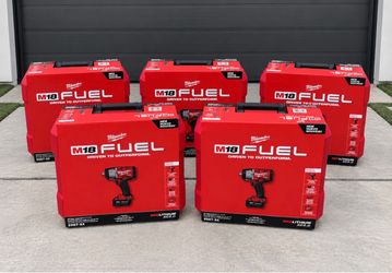 NEW! Milwaukee M18 Fuel 18V Impact Wrench, 2 Batteries, Charger, carrying Case