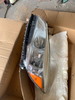 2013-2016 Ford Escape LT headlight
