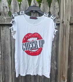 Buzz Cheer Up Graphic Tee with Cutout Sleeves