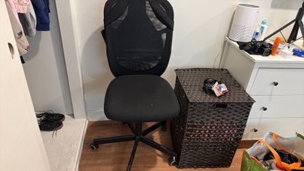 Desk chair