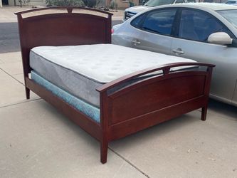 Gorgeous Cherry Wood Queen Bed w/ Mattress & Box Spring