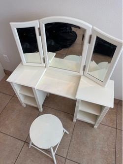 Pottery Barn Kids Vanity with Stool