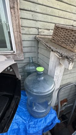 5 Gallon Water Containers