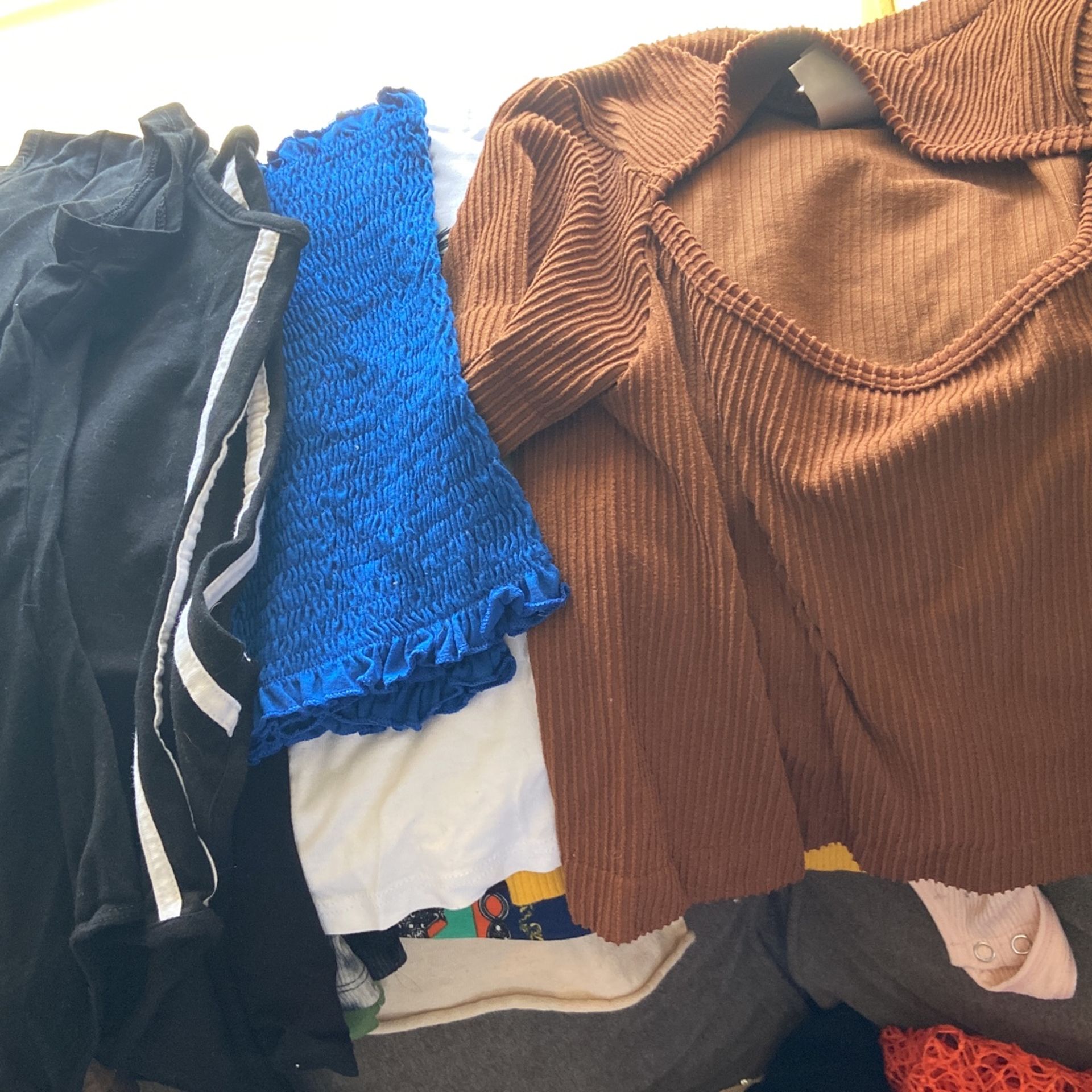 Clothes Size 3-5 Jeans And small-Med Shirts And Dresses