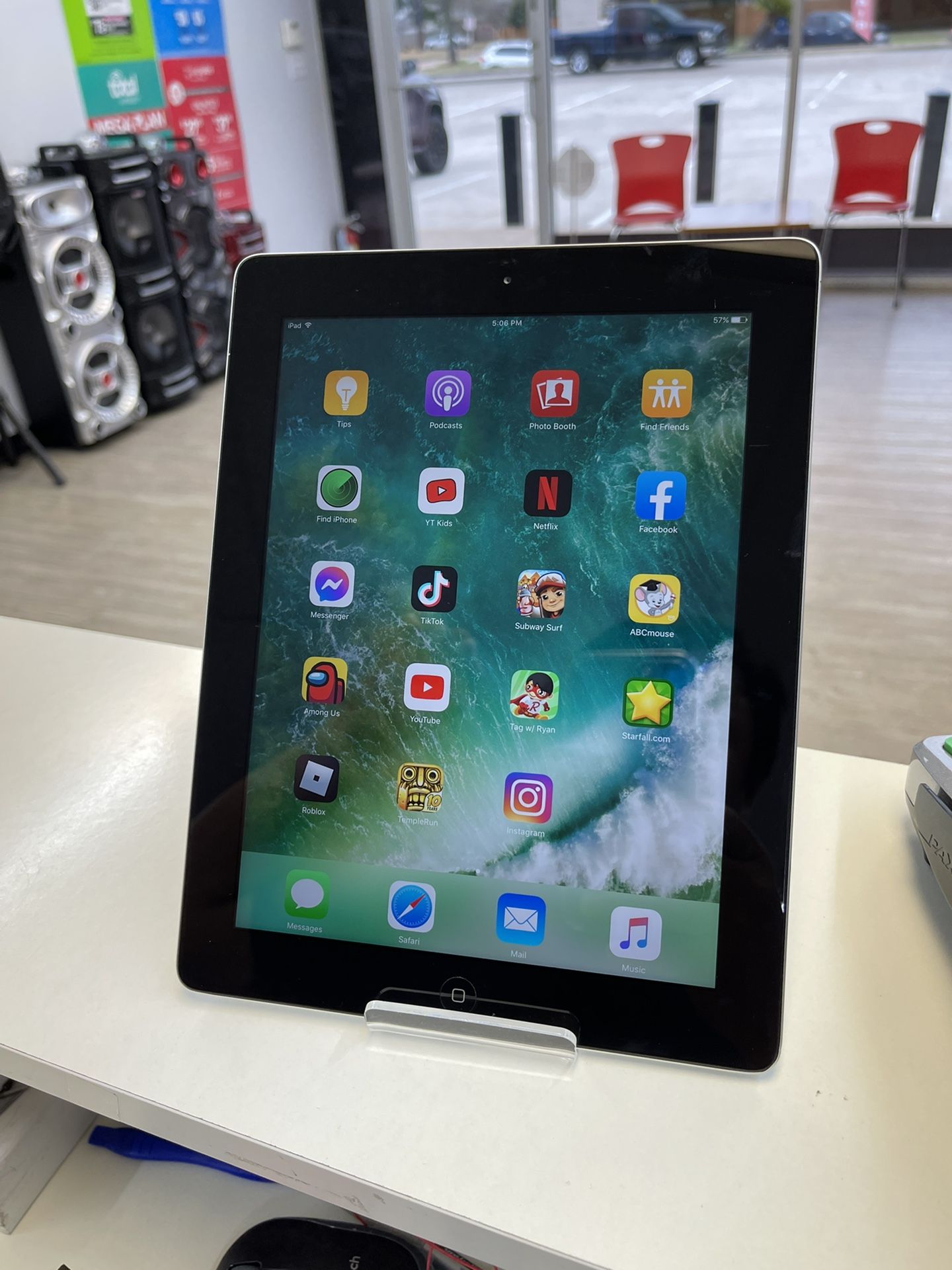 Unlocked Apple iPad 4th Gen 64GB storage