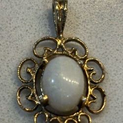 Vintage 14K Gold PendantOpal October Birthstone