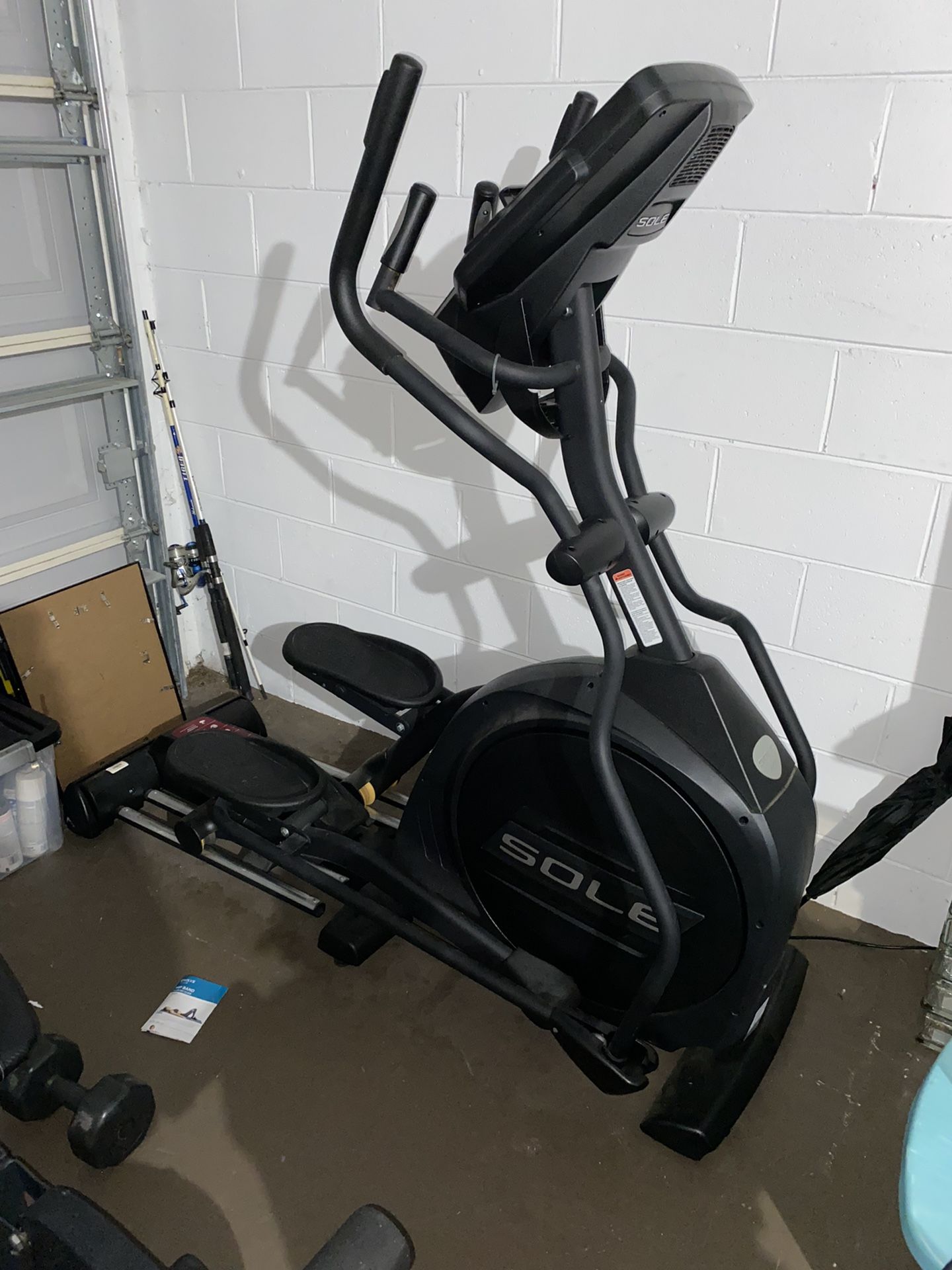 Elliptical exercise machine