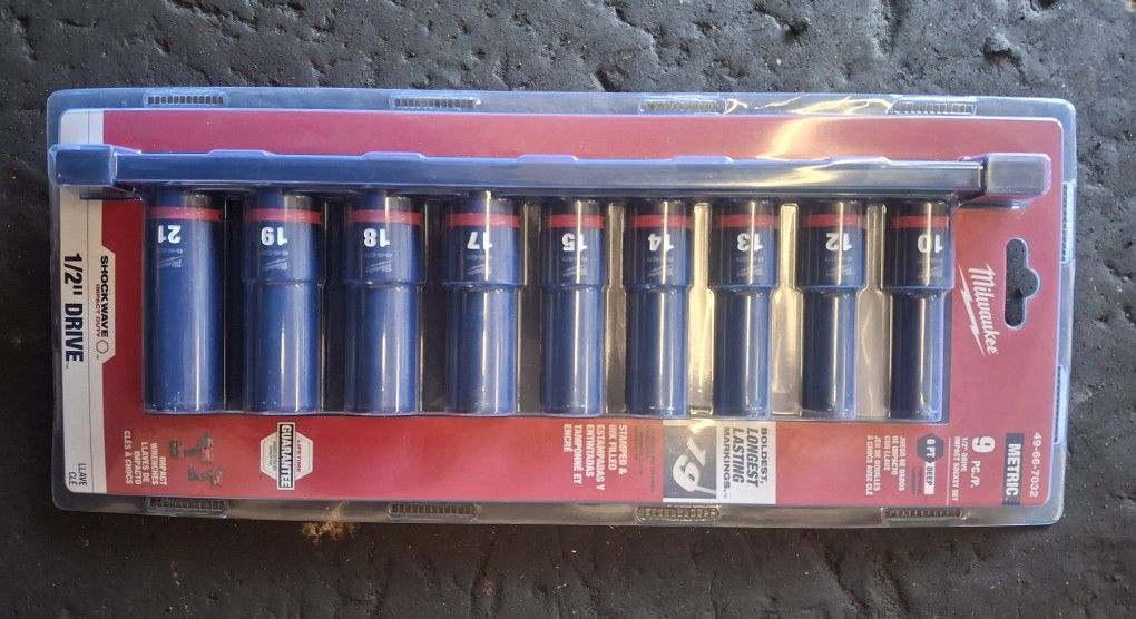 Milwaukee 1/2 And 3/8 Mectric  Deep Sockets
