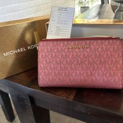 MICHAEL KORS Wristlet