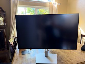 Dell UltraSharp 32” 4K USB-C Hub Monitor – U3223QE