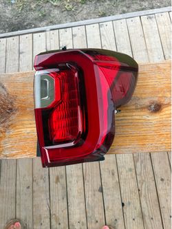 New right side only Rear Tail Light Lamp For GMC Acadia Denali/SL/ SLE/ SLT 2020-2023 Right Side