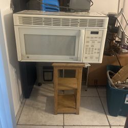 One Large Top Of The Ranger GE Working Real Good Today’s Only I Will Let Go For $40 Just Today And Tomorrow 