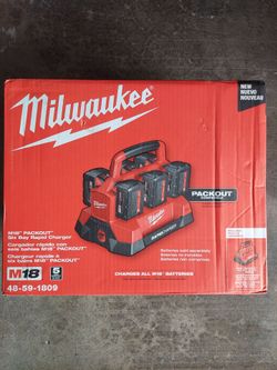 New Milwaukee 6-Port PACKOUT RAPID CHARGER M18