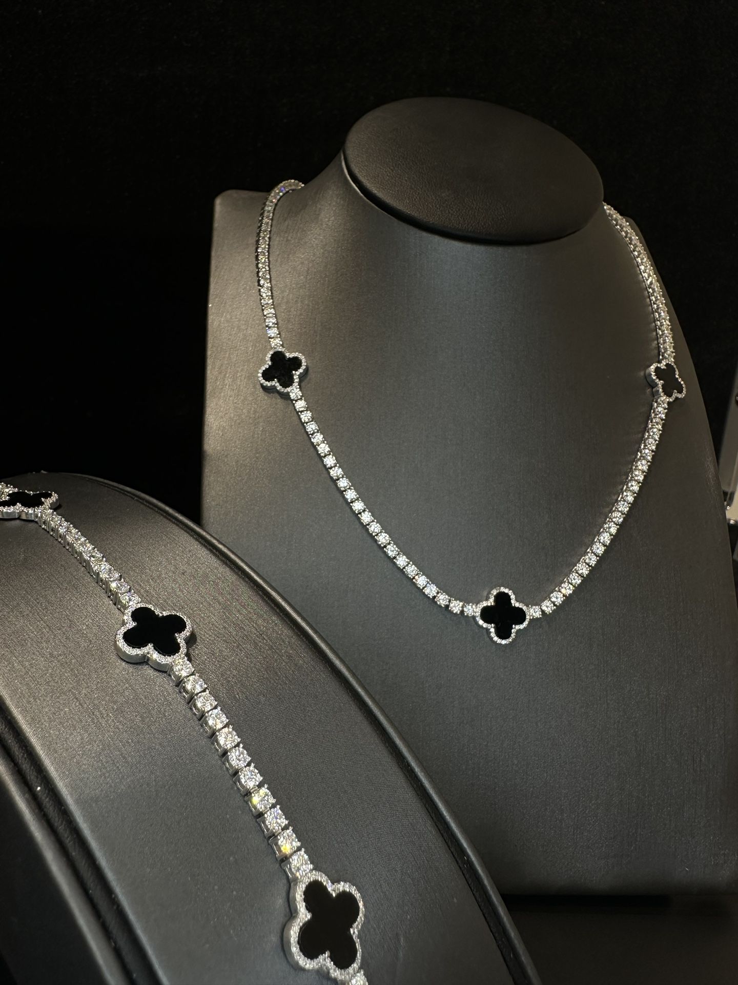 Moissanite set