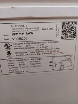 GE Hotpoint Refrigerator/Freezer model HHM7SM AWW